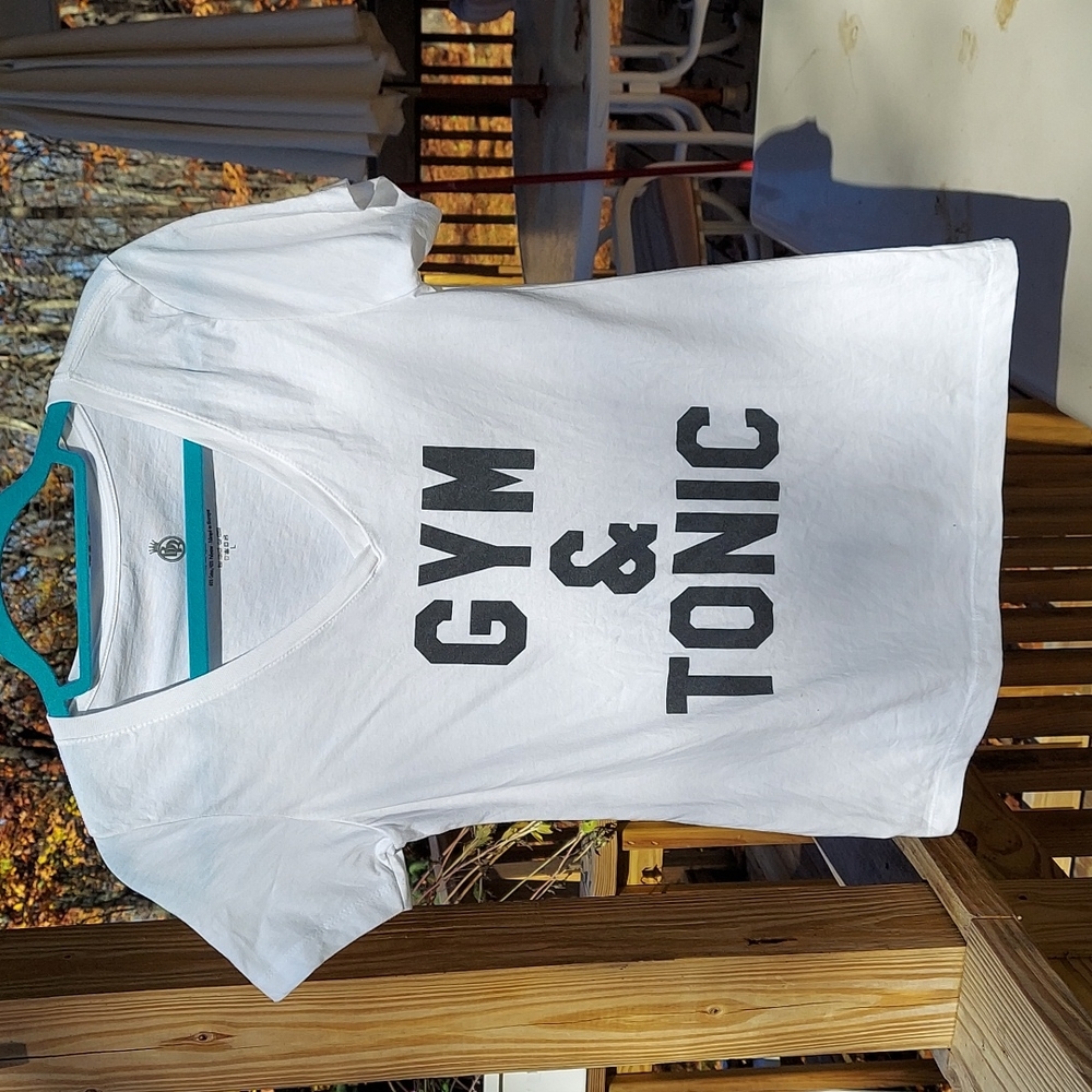 Body Rags Gym & Tonic V Neck S/S Tee Shirt Sz L